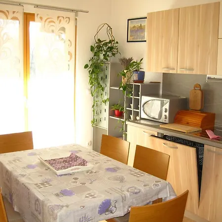 Lägenhet House Cviter